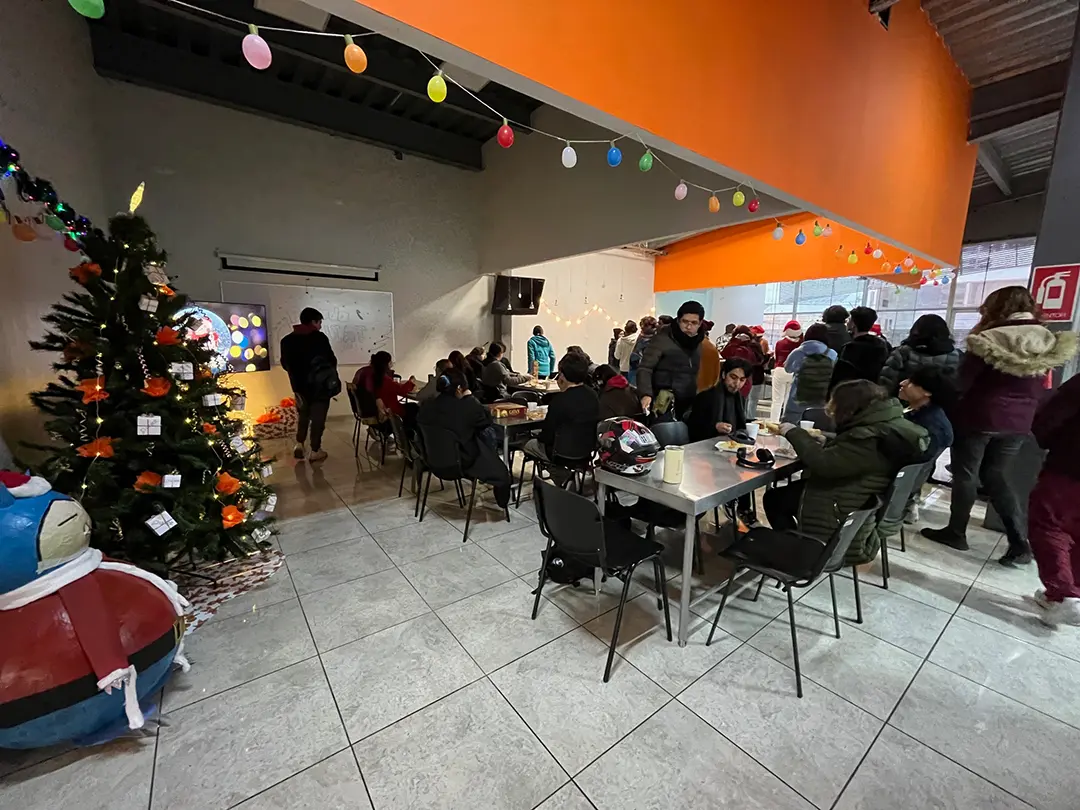Ambiente familiar en talleres navideños